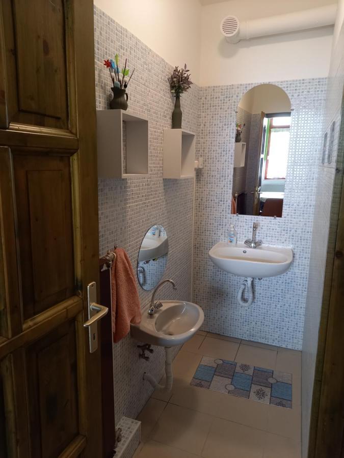 Gabor Vendeghaz Apartment Егер Екстериор снимка