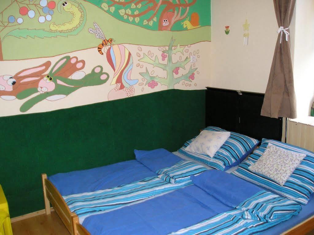 Gabor Vendeghaz Apartment Егер Екстериор снимка