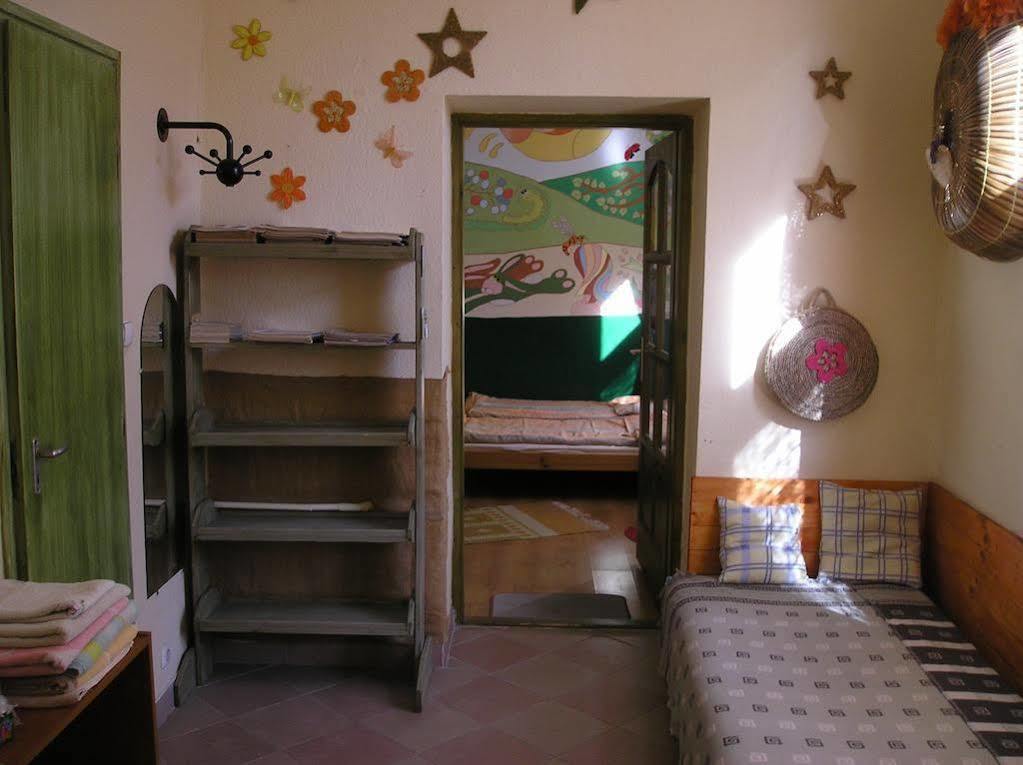 Gabor Vendeghaz Apartment Егер Екстериор снимка