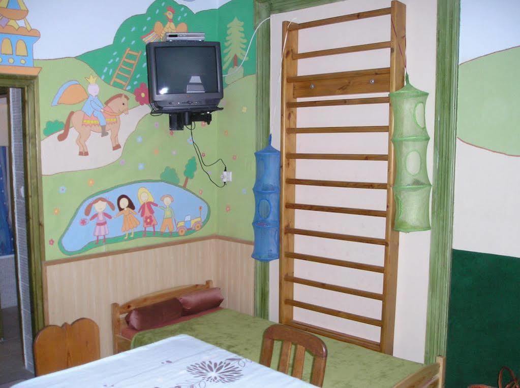 Gabor Vendeghaz Apartment Егер Екстериор снимка